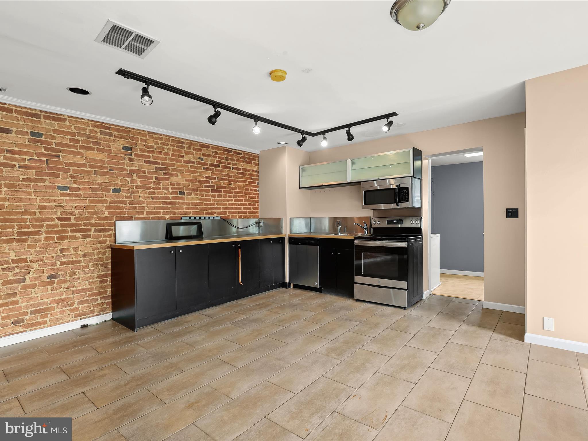 55 South Fulton Avenue Baltimore, MD 21223 - Photo 22 of 55 Upper Level One Kitchen