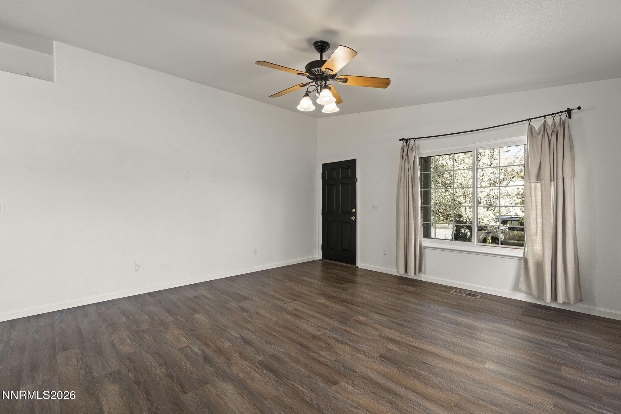 17664 Alexandria Court Reno, NV 89508 - Photo 5 of 22 5-web-or-mls-_DSC6061