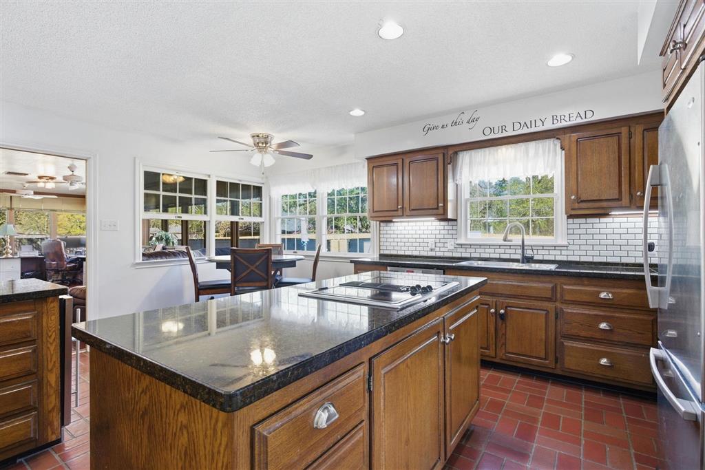 1617 Walker Road Sulphur, LA 70665 - Photo 10 of 27