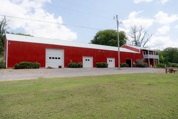 $1,200,000 | 27 Bishop Hollow Lane, Pleasant Shade, TN 37145
