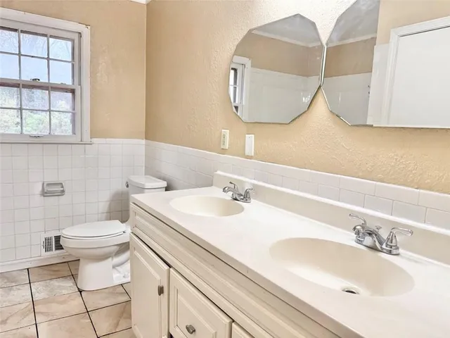 $267,900 | 8128 East 74th Street, Kansas City, MO 64133