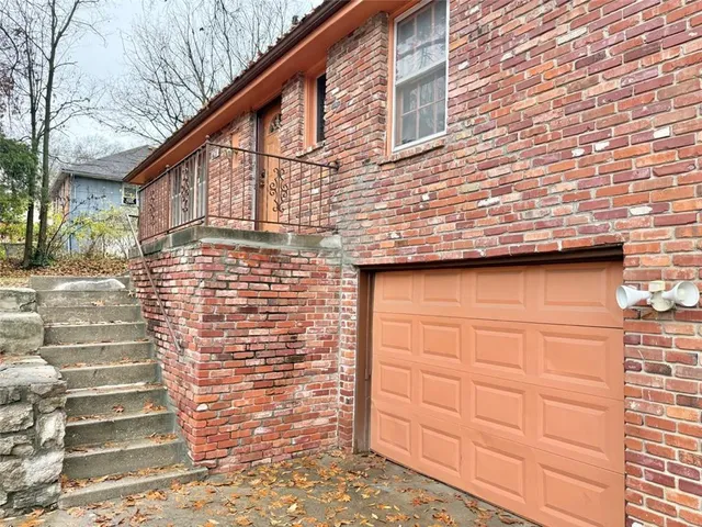 $267,900 | 8128 East 74th Street, Kansas City, MO 64133