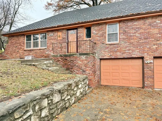 $267,900 | 8128 East 74th Street, Kansas City, MO 64133