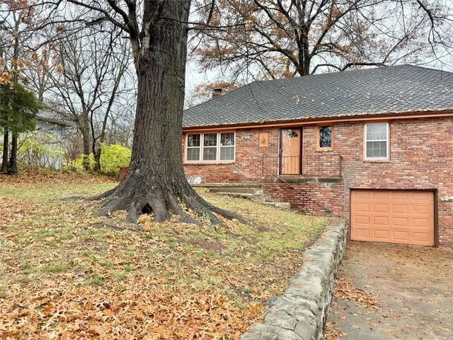 $267,900 | 8128 East 74th Street, Kansas City, MO 64133