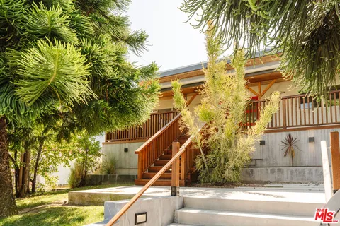 $2,999,999 | 3019 Surry Street, Los Angeles, CA 90027