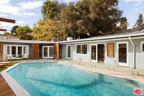 $2,999,999 | 3019 Surry Street, Los Angeles, CA 90027