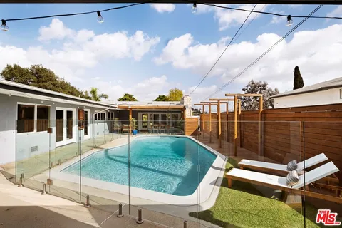 $2,999,999 | 3019 Surry Street, Los Angeles, CA 90027
