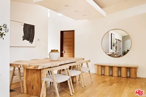 $2,999,999 | 3019 Surry Street, Los Angeles, CA 90027