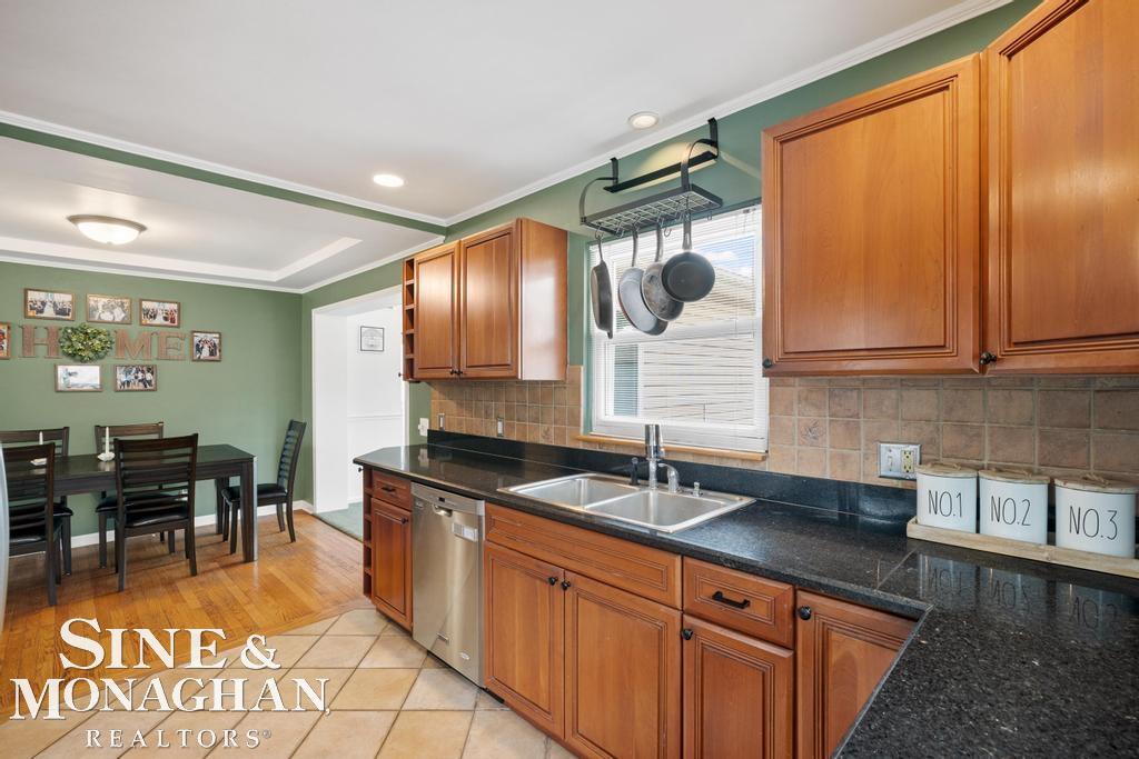 1387 Torrey Road Grosse Pointe, MI 48236 - Photo 14 of 46 50179301-97a1d9c0-2647-4dfa-82ba-1d2a4eb669e0.JPG