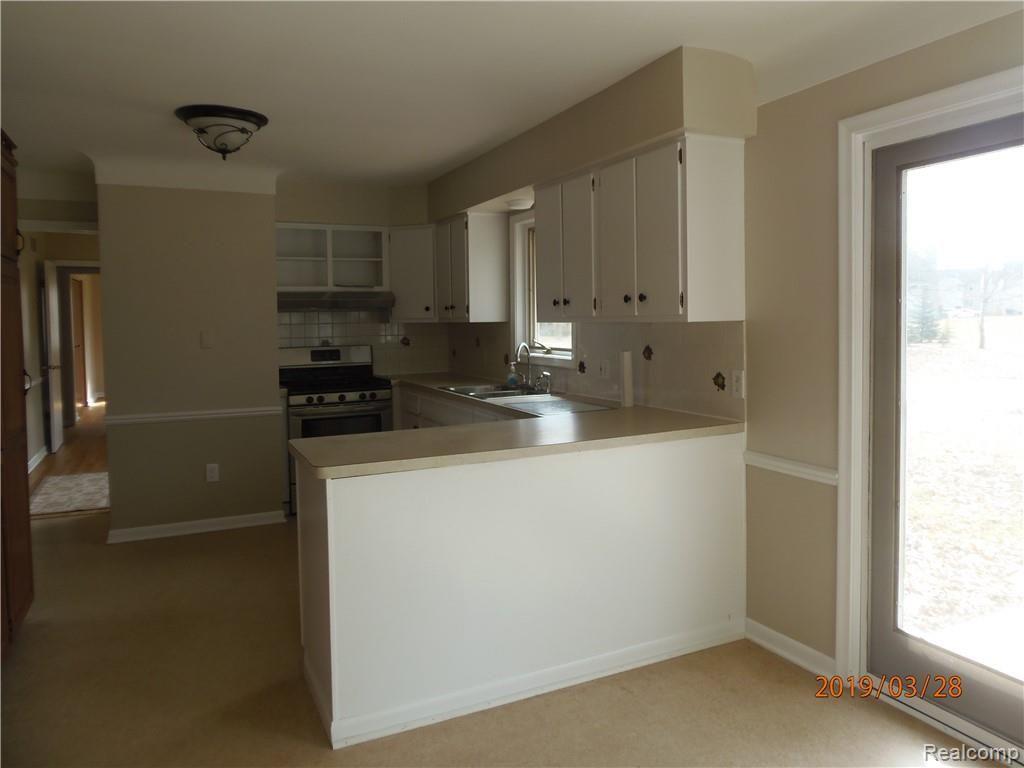 967 Henderson Road Howell, MI 48855 - Photo 5 of 11