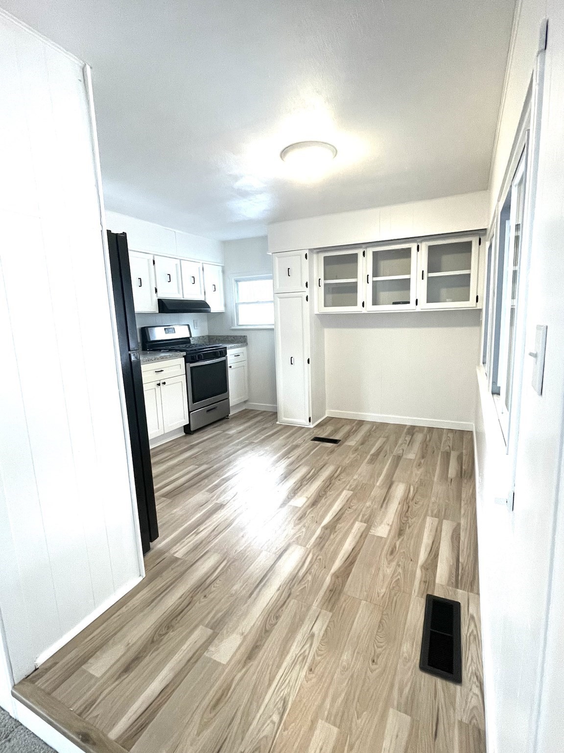 67 Longview Road, Unit 67 Plainville, MA 02762 - Photo 4 of 15 Gallery Image 4
