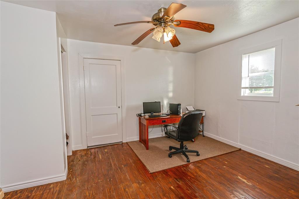1306 Winn Road Bowie, TX 76230 - Photo 7 of 23