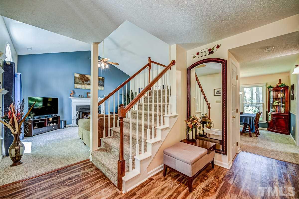5228 Blakeley Lane Raleigh, NC 27613 - Photo 4 of 26