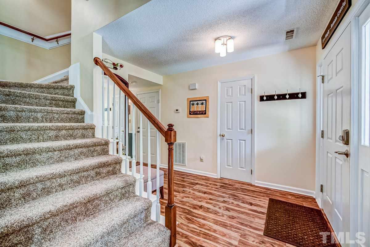 5228 Blakeley Lane Raleigh, NC 27613 - Photo 5 of 26