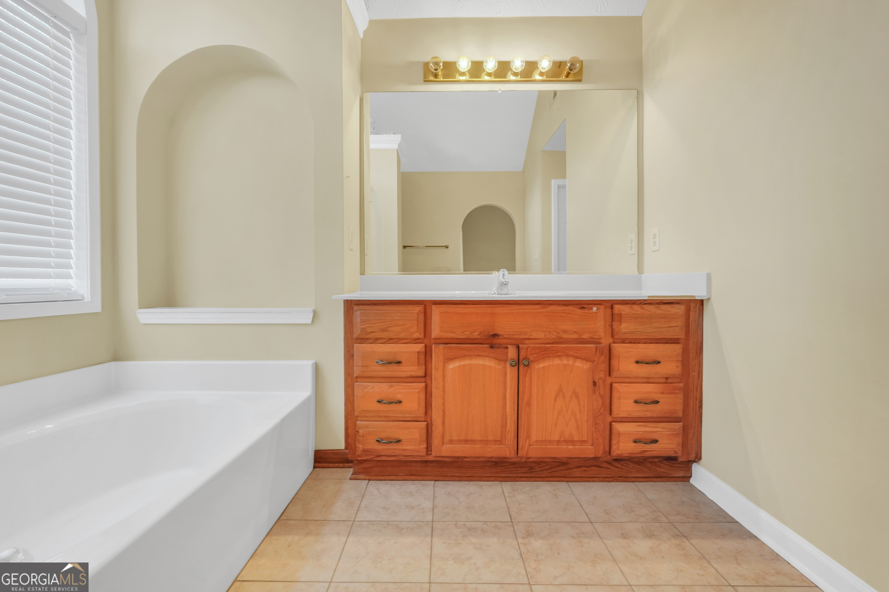 9247 Ryan Ridge Court Jonesboro, GA 30238 - Photo 24 of 36 Primary retreat en-suite