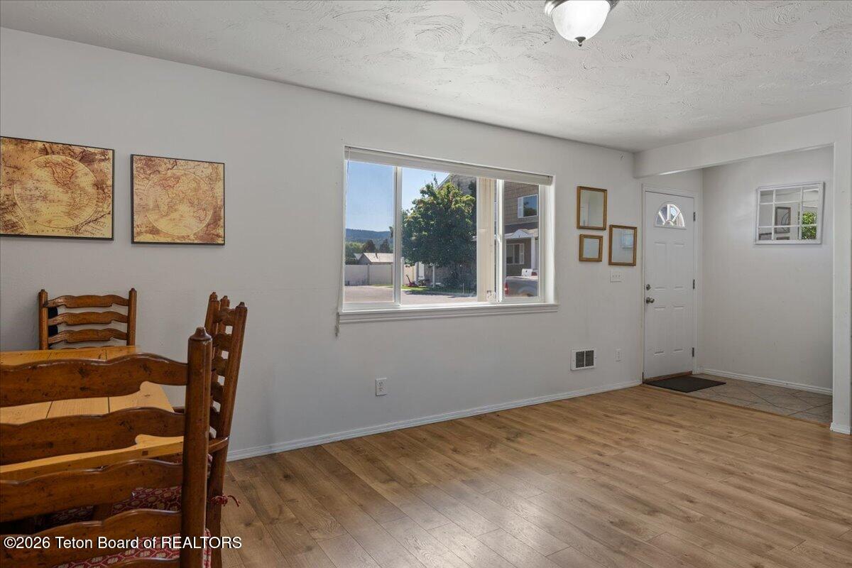 30 Cedron Road, Unit 7 Victor, ID 83455 - Photo 6 of 33 Entry and Dining