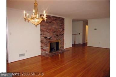 1525 Crowell Road Vienna, VA 22182 - Photo 11 of 15 Living Room