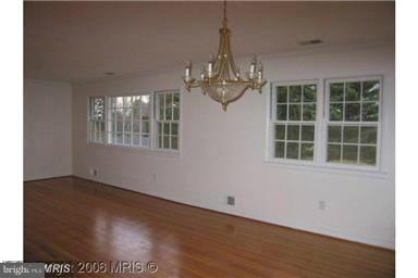 1525 Crowell Road Vienna, VA 22182 - Photo 4 of 15 Dining Room