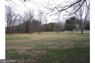 1525 Crowell Road Vienna, VA 22182 - Photo 5 of 15 Exterior (General)