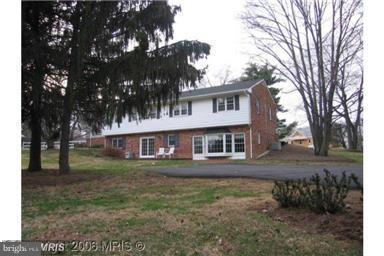 1525 Crowell Road Vienna, VA 22182 - Photo 6 of 15 Exterior (Rear)