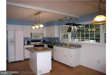 1525 Crowell Road Vienna, VA 22182 - Photo 9 of 15 Kitchen