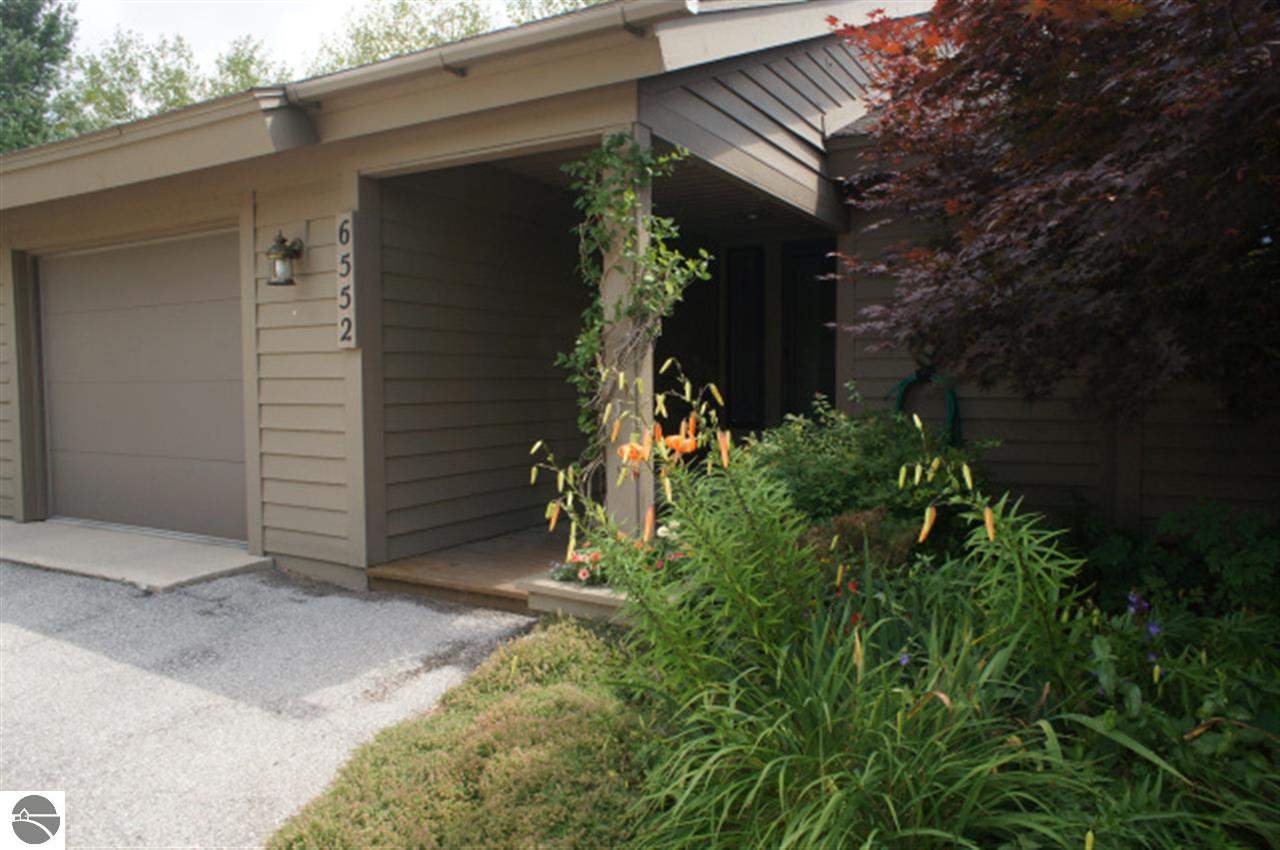 6552 Mission Ridge Traverse City, MI 49686 - Photo 1 of 25 1749881.JPG