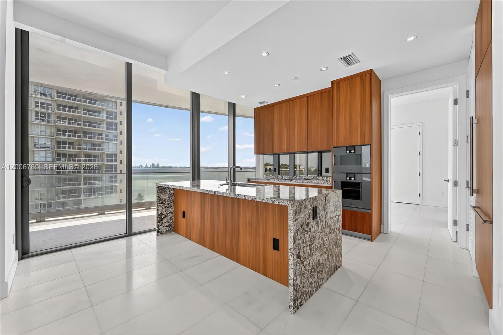 175 Southeast 25th Road, Unit 604 Miami, FL 33129 - Photo 14 of 36