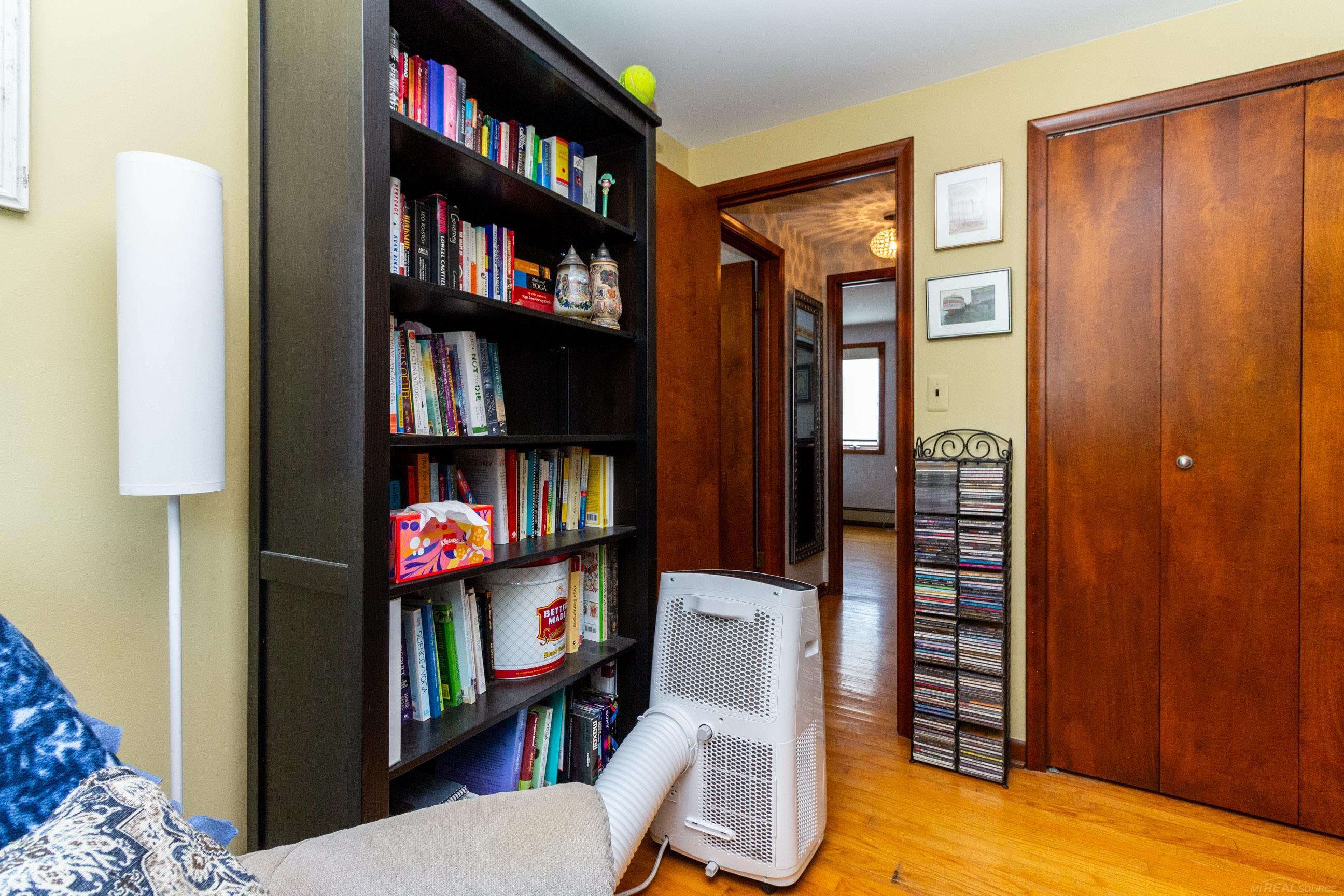 7276 Cardinal Road Algonac, MI 48001 - Photo 23 of 41 50144507-d59bb8a6-a422-4b79-91d8-1e63c2029563.JPG