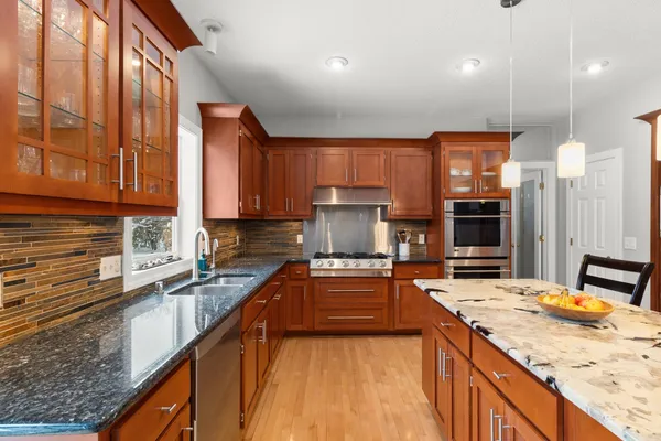 $710,000 | 8048 Marsh Creek Alcove, Woodbury, MN 55125