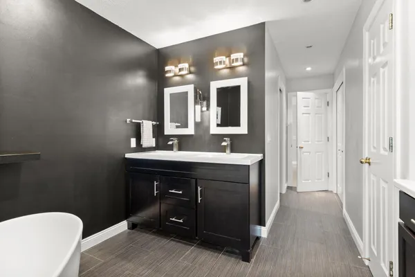 $710,000 | 8048 Marsh Creek Alcove, Woodbury, MN 55125