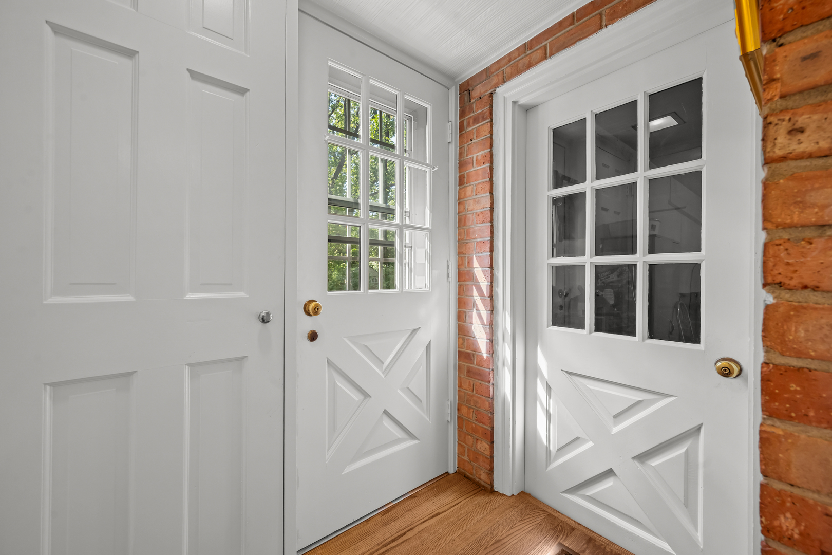 1010 South Green Bay Road Lake Forest, IL 60045 - Photo 12 of 25 a view of front door