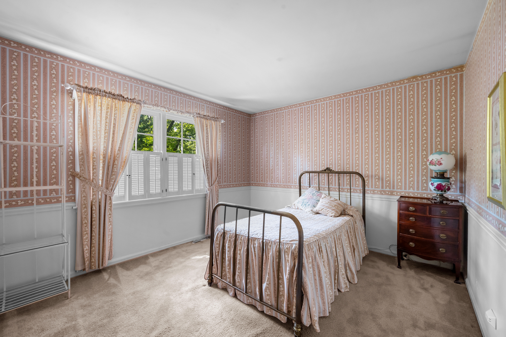 1010 South Green Bay Road Lake Forest, IL 60045 - Photo 17 of 25 a bedroom with two beds and a dresser