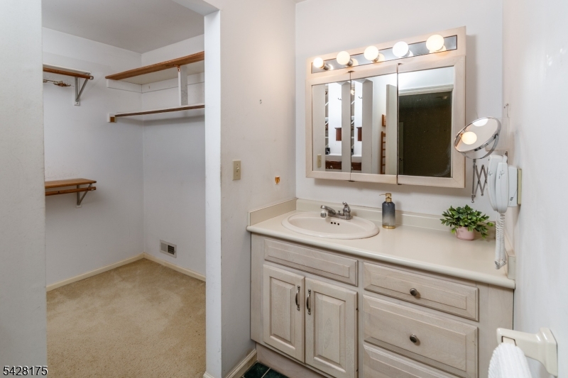19 Floral Road Flemington, NJ 08822 - Photo 18 of 32