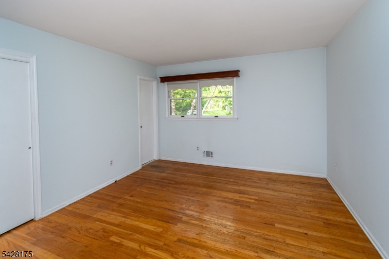 19 Floral Road Flemington, NJ 08822 - Photo 19 of 32