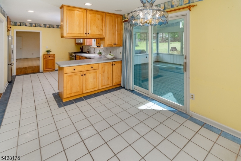 19 Floral Road Flemington, NJ 08822 - Photo 10 of 32