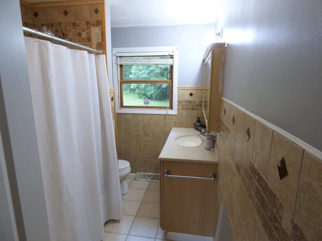 118 Strong Road Southampton, MA 01073 - Photo 14 of 25