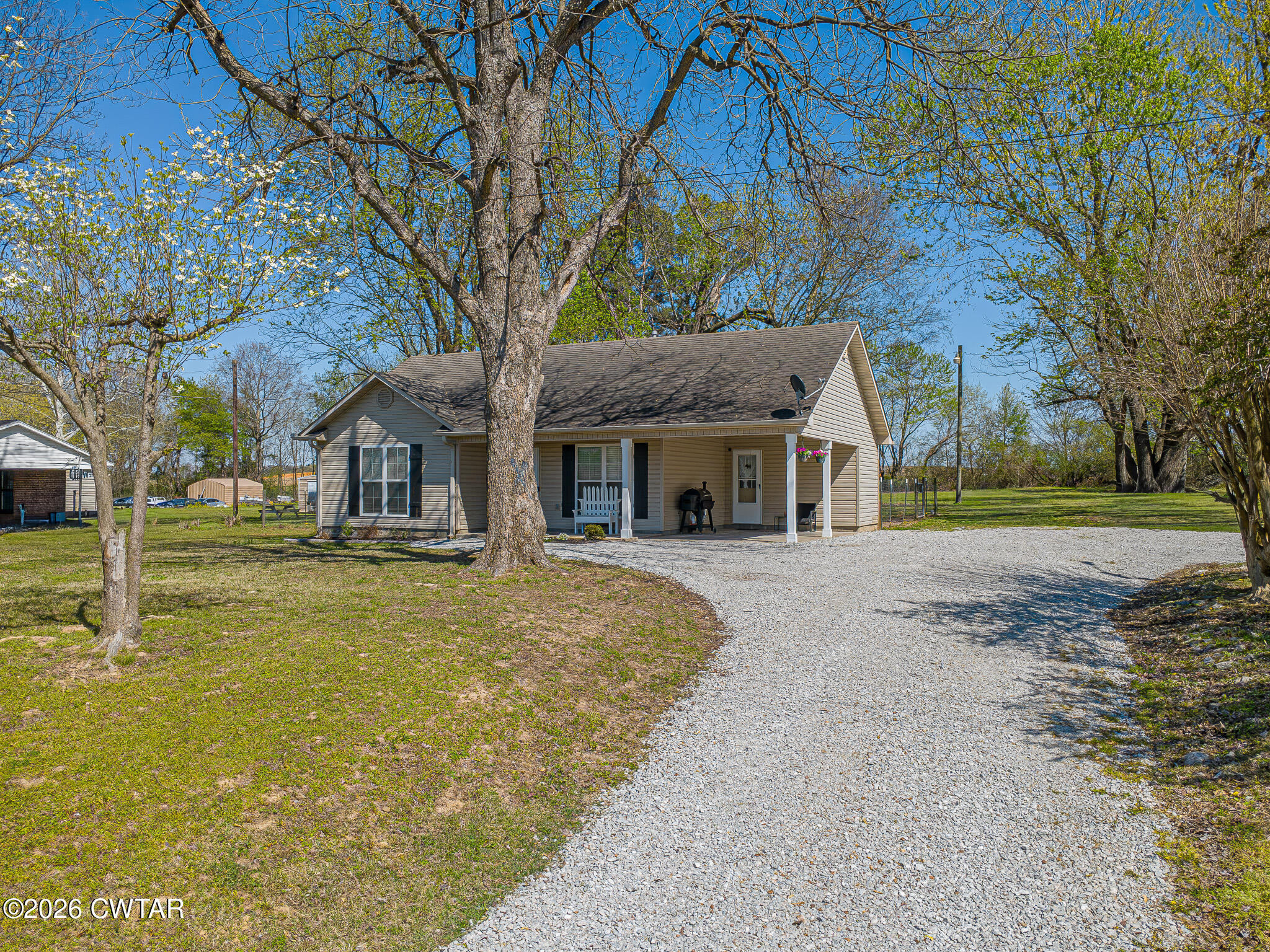 916 Landfill Road Brownsville, TN 38012 - Photo 4 of 21 a front view of a house with a yard