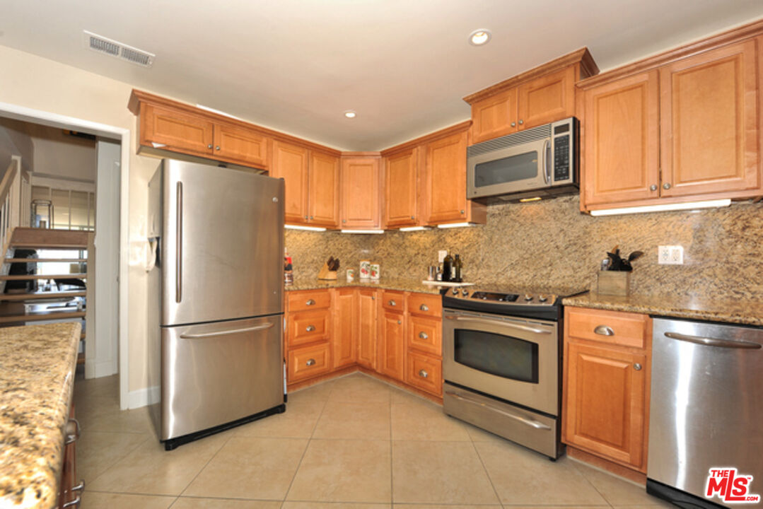 4 Lighthouse Street, Unit 5 Marina del Rey, CA 90292 - Photo 11 of 25