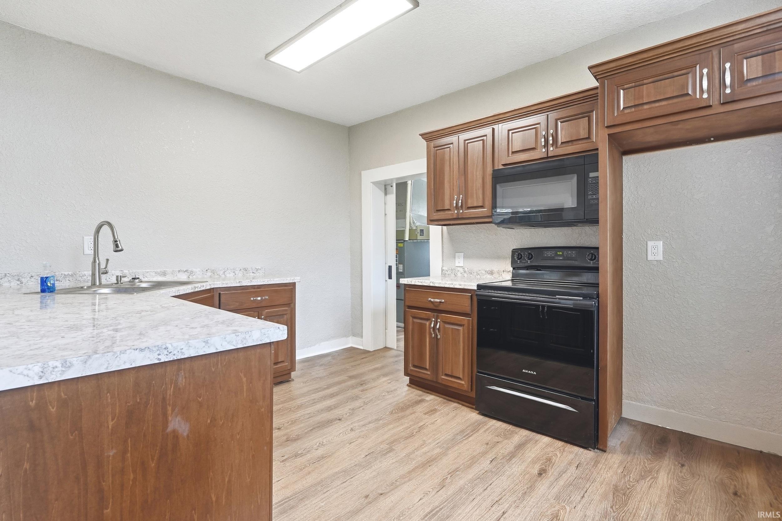 213 East 3rd Street Warren, IN 46792 - Photo 11 of 34 Gallery Image 11