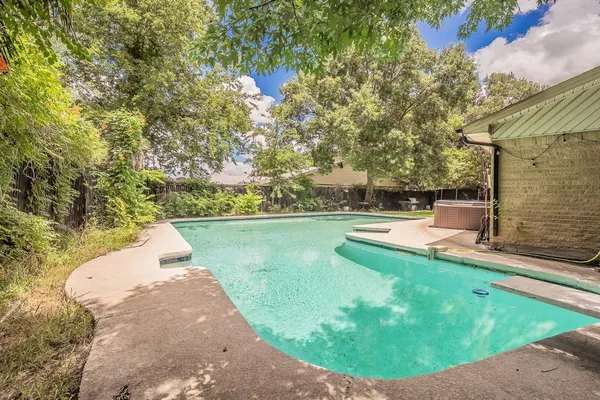 $340,000 | 949 Arbor Downs Drive, Plano, TX 75023