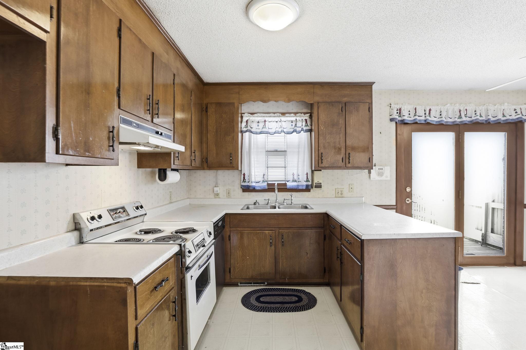 305 Vine Hill Road Greenville, SC 29607 - Photo 15 of 39