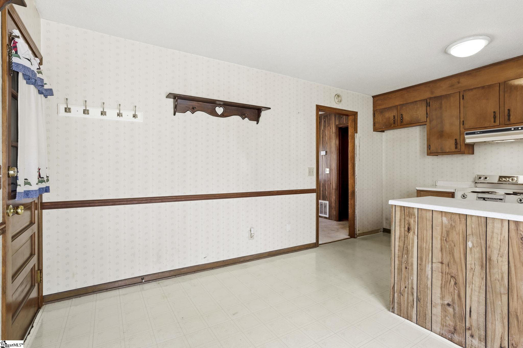 305 Vine Hill Road Greenville, SC 29607 - Photo 19 of 39