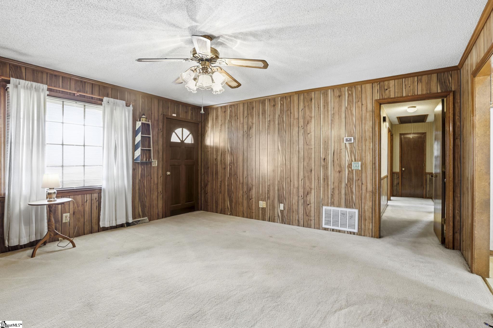 305 Vine Hill Road Greenville, SC 29607 - Photo 10 of 39