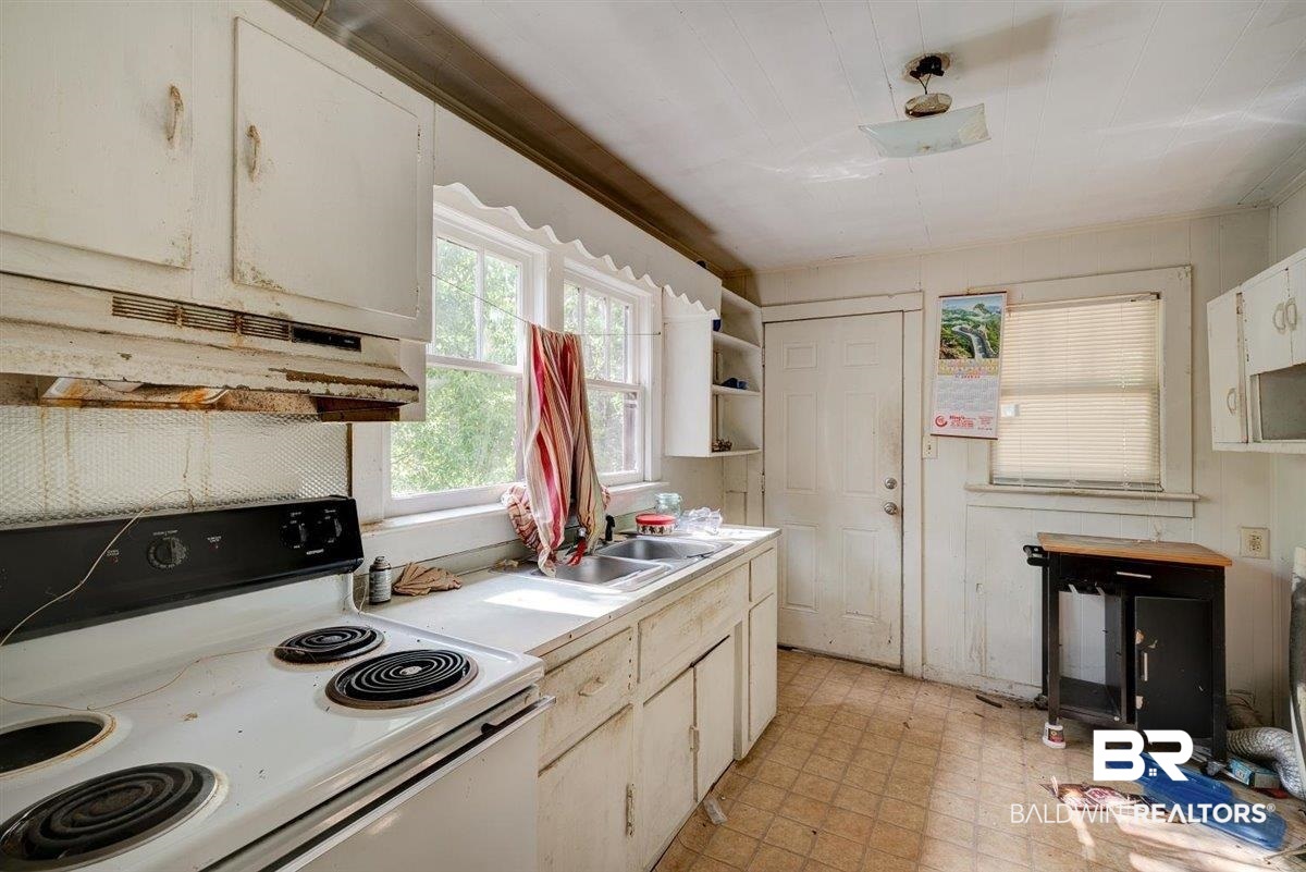 524 6th Avenue Mobile, AL 36611 - Photo 3 of 9