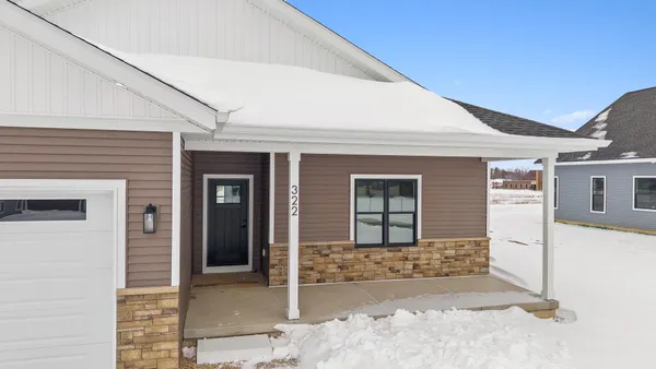 $454,900 | 322 Willow Street, Pardeeville, WI 53954