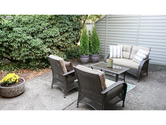 42 Fairway Loop Eugene, OR 97401 - Photo 22 of 24 Gallery Image 22