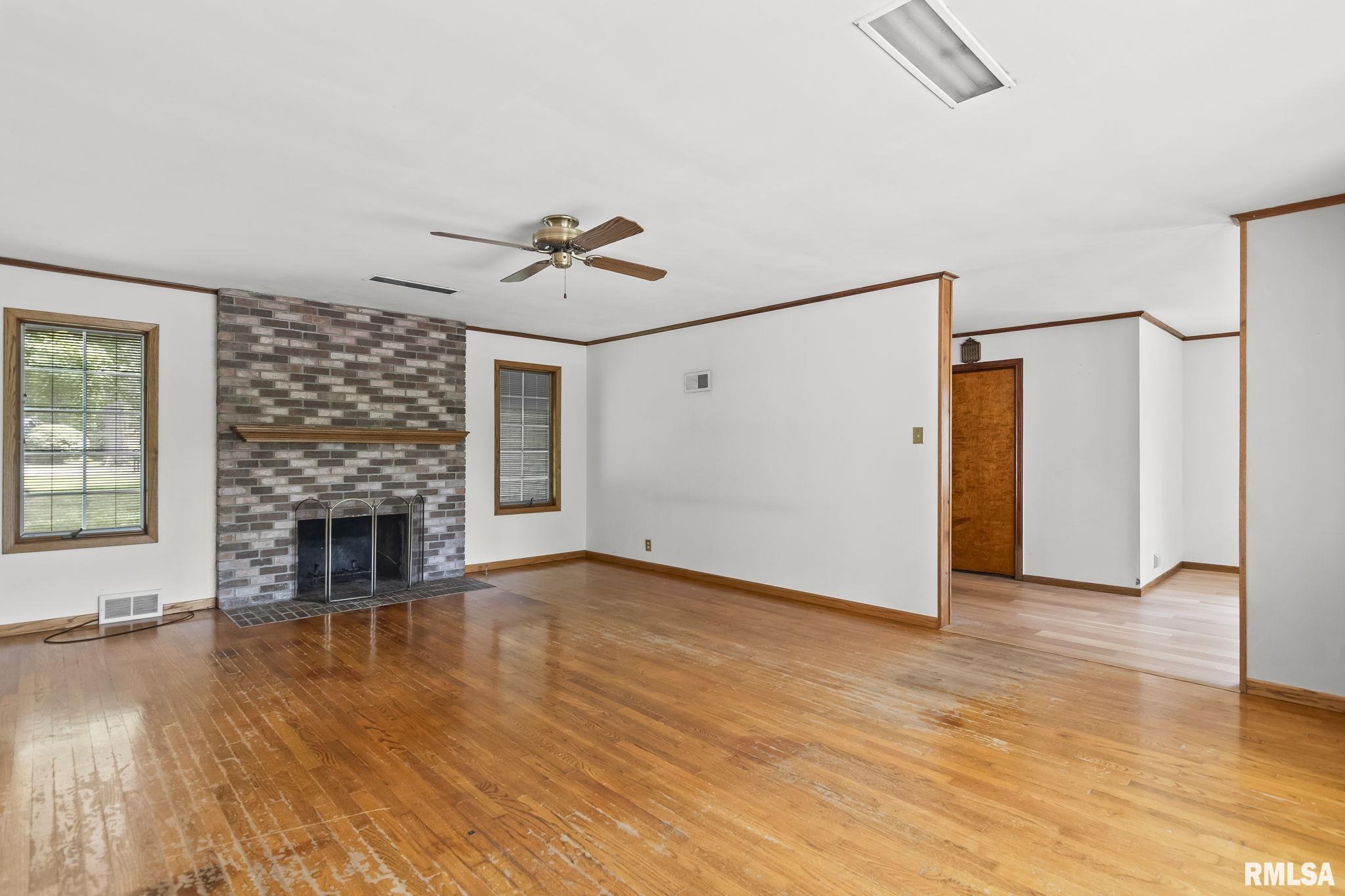 21 West Hazel Dell Lane Springfield, IL 62703 - Photo 13 of 39 Gallery Image 13