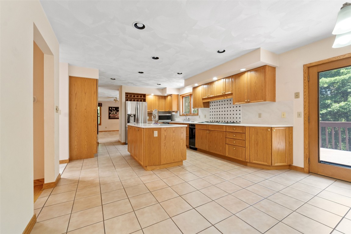 927 Jensen Road Vestal, NY 13850 - Photo 18 of 43 Gallery Image 18