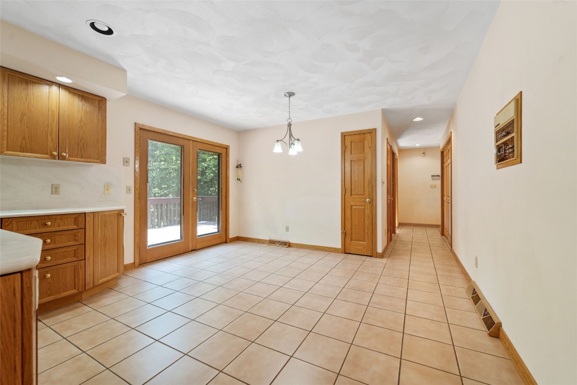 927 Jensen Road Vestal, NY 13850 - Photo 19 of 43 Gallery Image 19