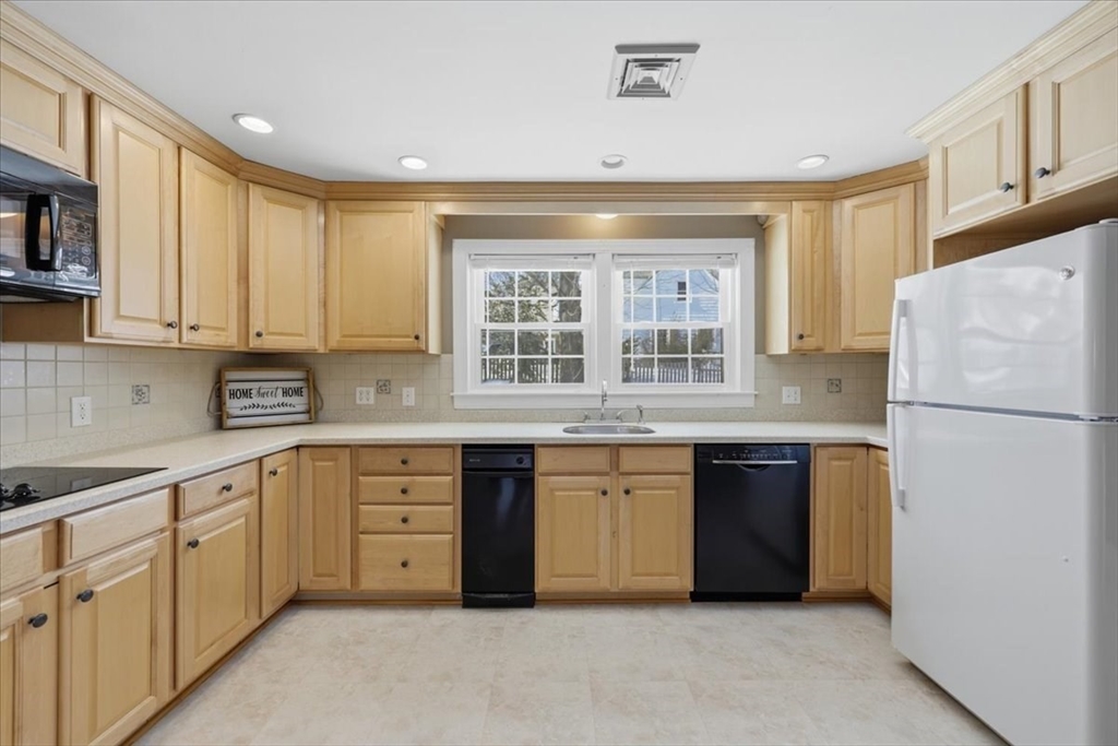 130 Braemoor Road Brockton, MA 02301 - Photo 10 of 42